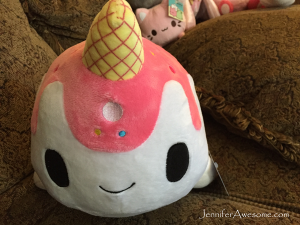 tasty peach strawberry nomwhal plush